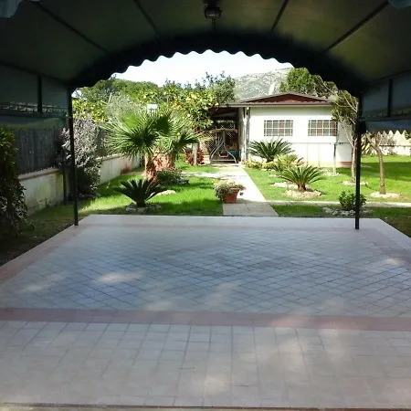 Casa vacanze Villino Indipendente, *